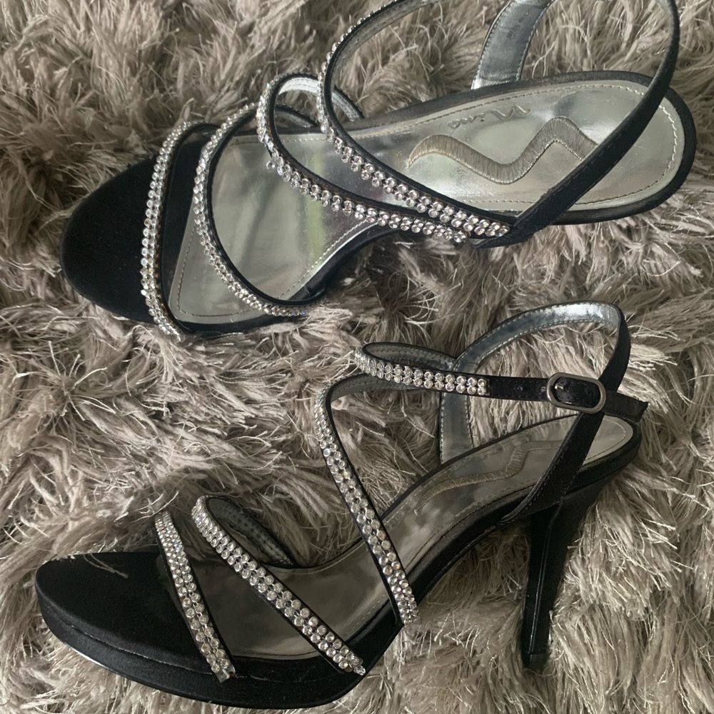 ⭐️Nina strappy pumps